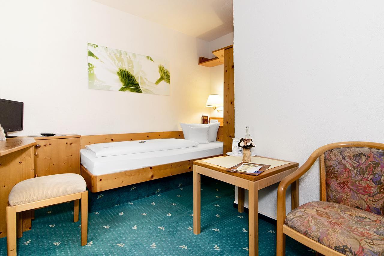 Holzschuhs Schwarzwaldhotel Baiersbronn Luaran gambar